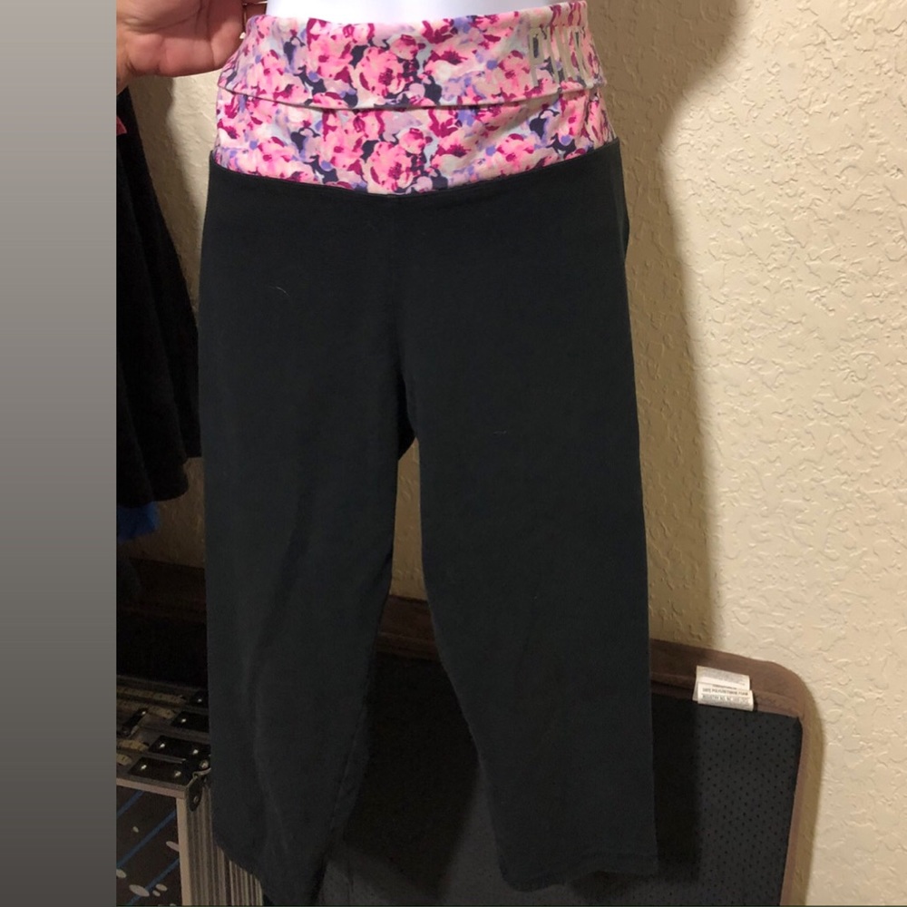 PINK! Capri leggings